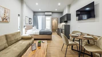 Studio | Blackout curtains, soundproofing, iron/ironing board, cots/infant beds