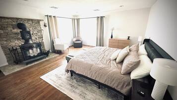 4 bedrooms, WiFi, bed sheets