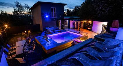 Nature home with pool & wellness MomteBliss
