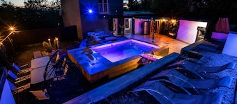 Nature home with pool & wellness MomteBliss