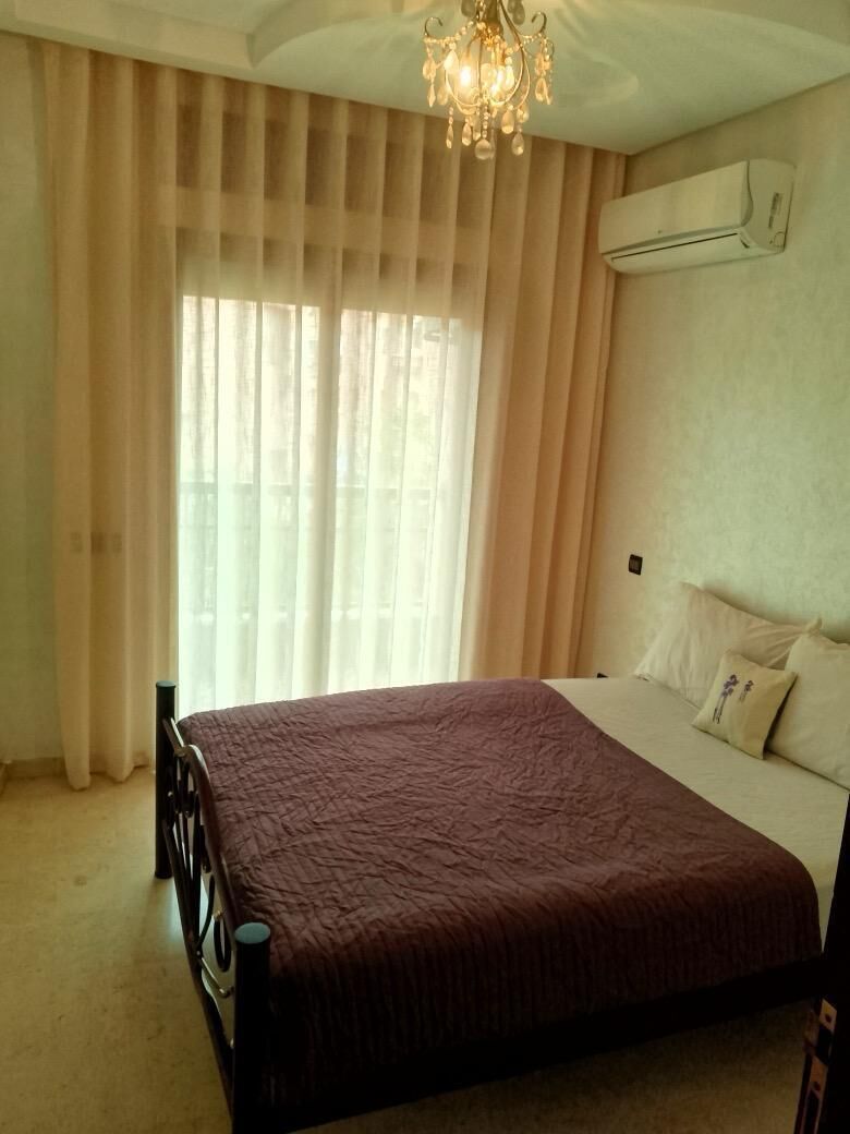 Departamento, balcón, vista a la ciudad | Tabla de planchar con plancha y wifi gratis 