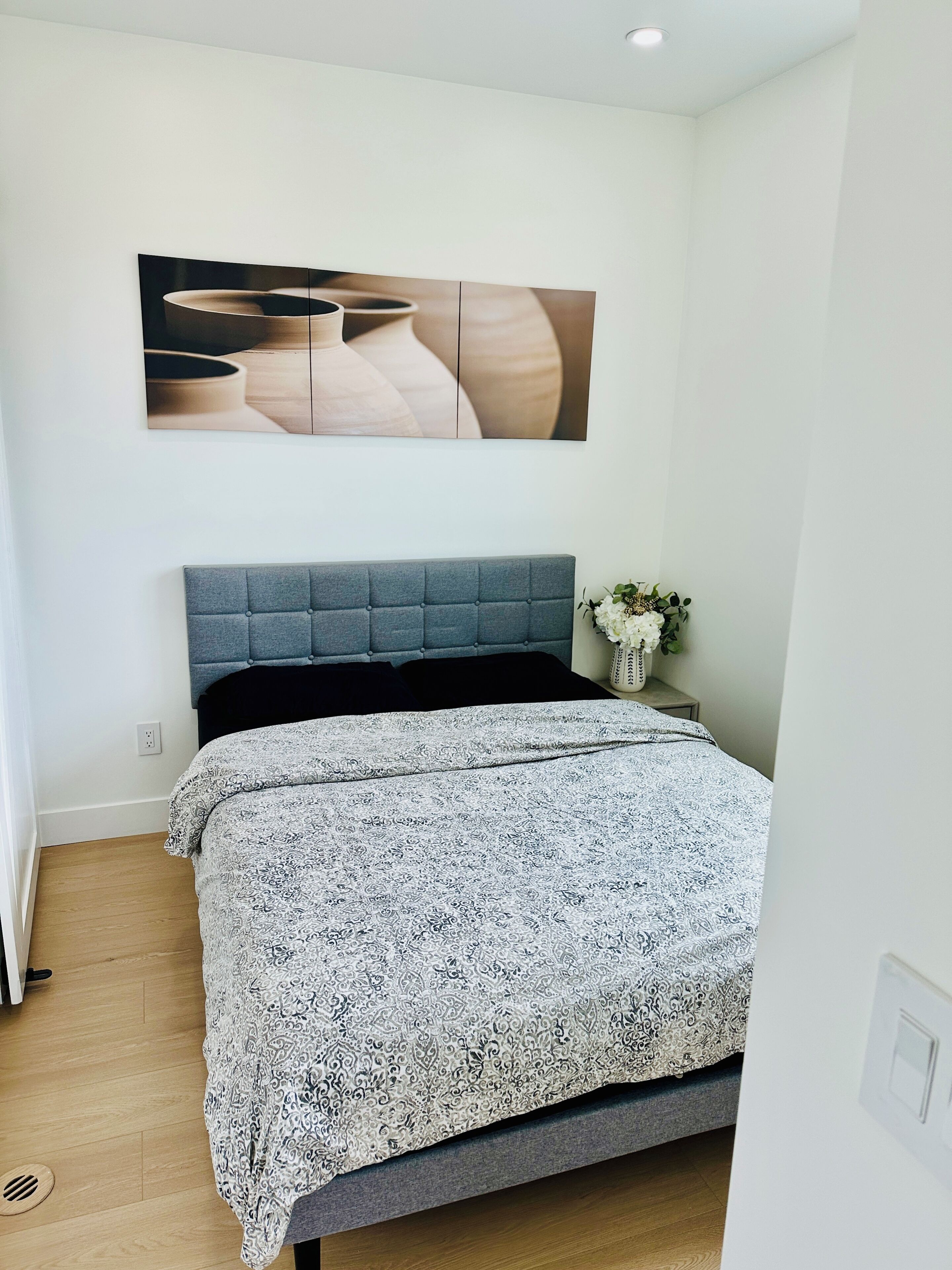 2 habitaciones, tabla de planchar con plancha, wifi y ropa de cama 