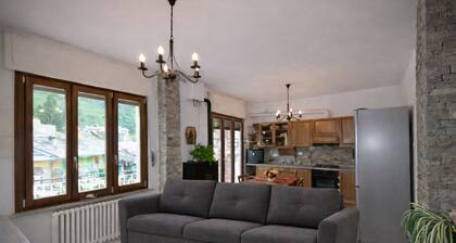 Cosy mountain apartment. 15km km from the VoieLactée ski area,