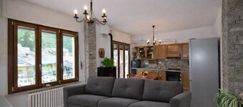 Cosy mountain apartment. 15km km from the VoieLactée ski area,