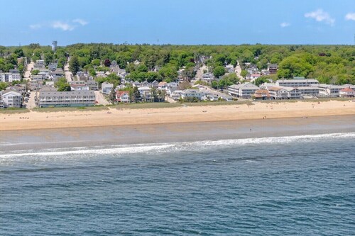 Seaside Studio | Steps from the Beach