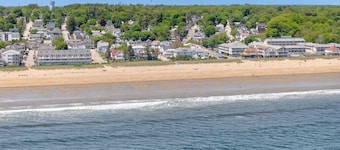 Seaside Studio | Steps from the Beach