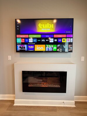 Games room - Luxury Modern King Bed Heart of Downtown Dallas (Dallas)