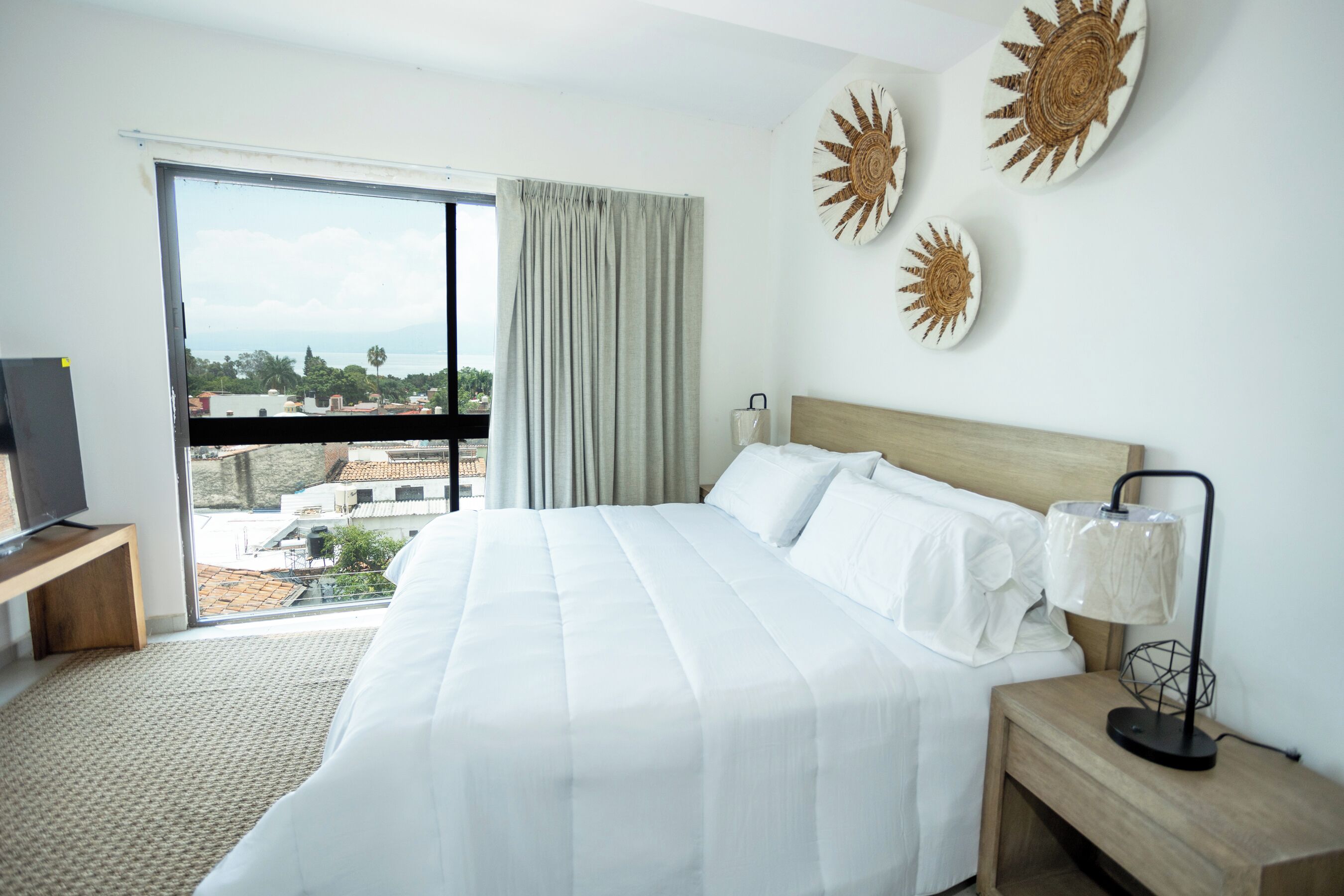 Superior Suite, Balcony, City View | Langsir/tirai gelap terus, seterika/papan seterika, Wi-fi percuma 