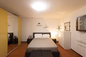 Iron/ironing board, Internet, bed sheets - Vrbo Property (Viliani)