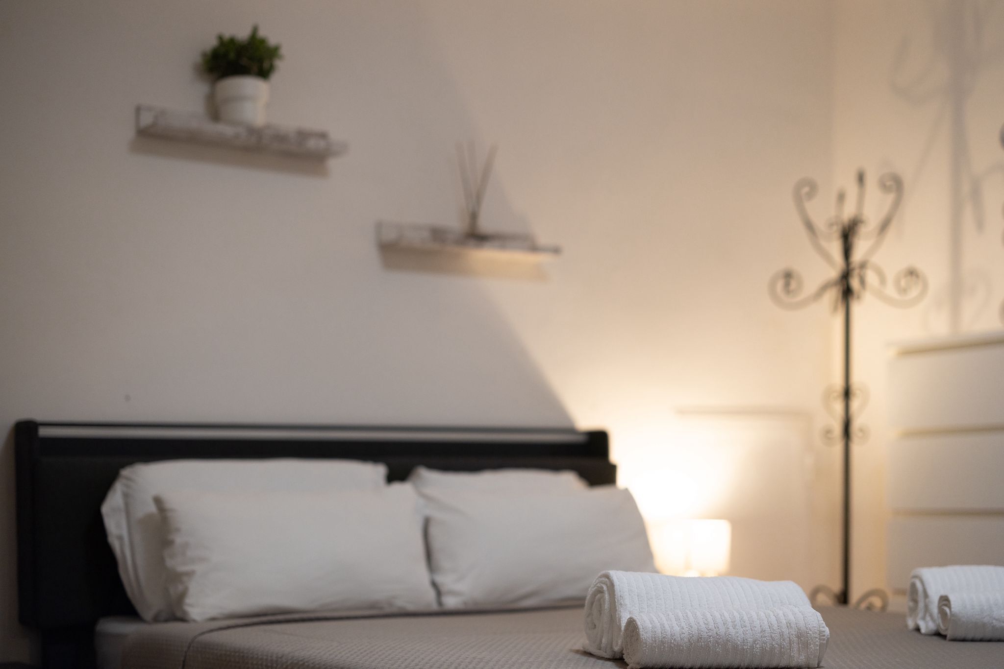 1 slaapkamer, een strijkplank/strijkijzer, gratis wifi, beddengoed