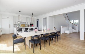 Interior - Rosko Estate by Rove Travel Villa With Pool &court (Southampton)
