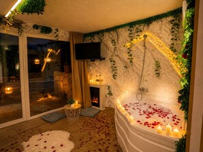 Spa - Luxury Chalet with Heated Pool, Jacuzzi & Sauna near Sarajevo MonteBliss (Miljevići)