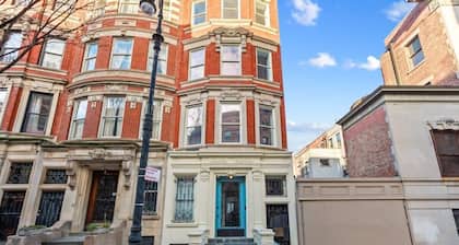 Riverside by Rove Travel 6BR Modern Townhouse