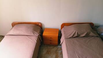 2 bedrooms, bed sheets