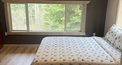 Private Cariboo Retreat -House & Cabin Lakes, Fishing, Hunting ,Trails, Outdoor