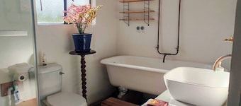 The Gallery Farm Retreat - Luxury Karoo Escape
