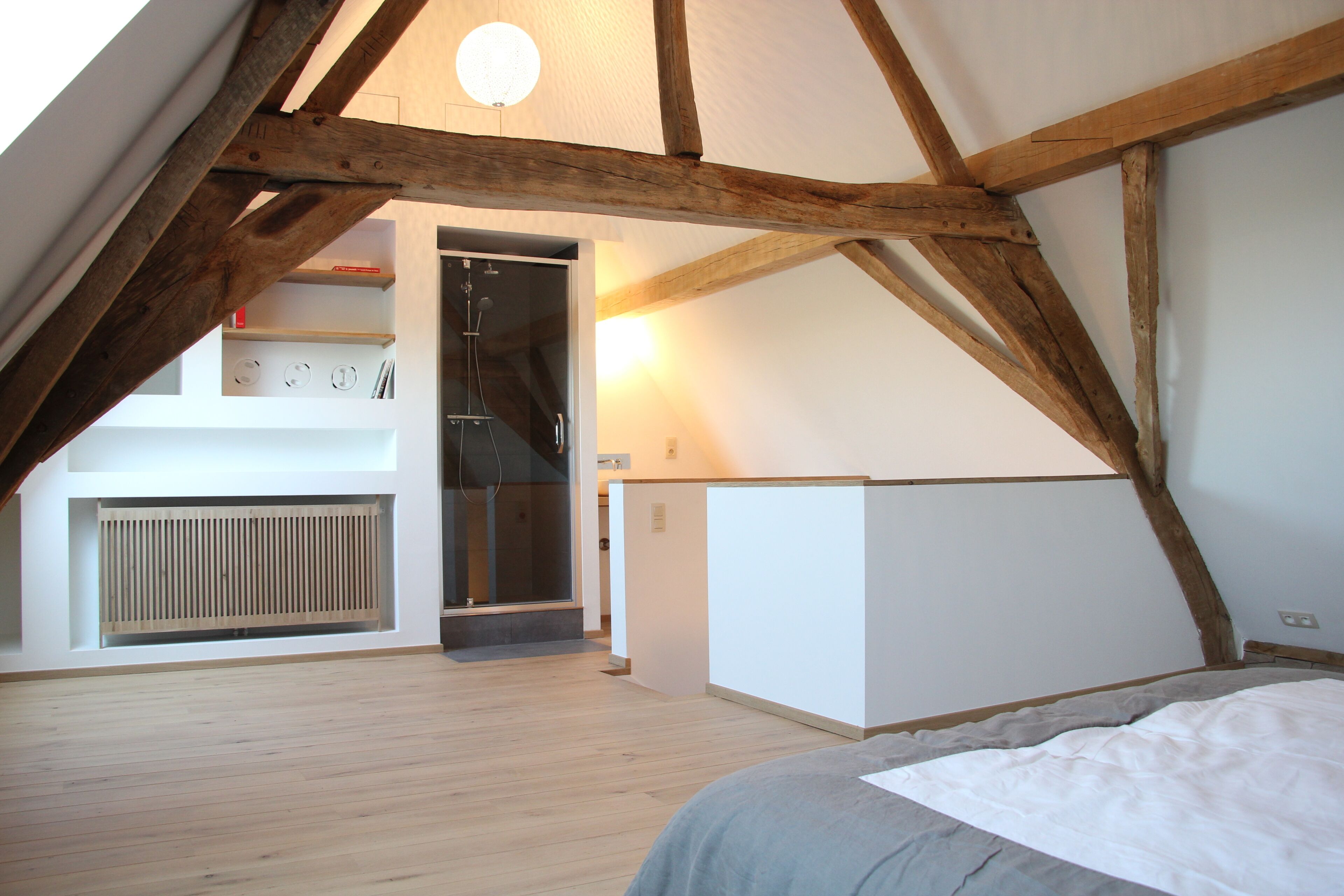 6 bedrooms, iron/ironing board, Internet, bed sheets