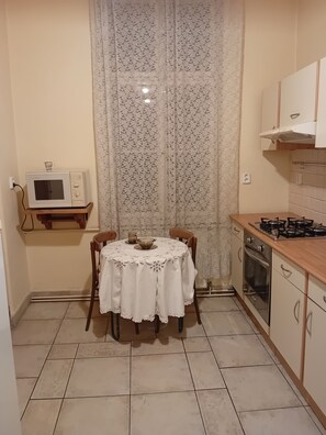 Private kitchen - Romantic Roof View Apartment,  Prague "Žižkov" (Hlavní město Praha)