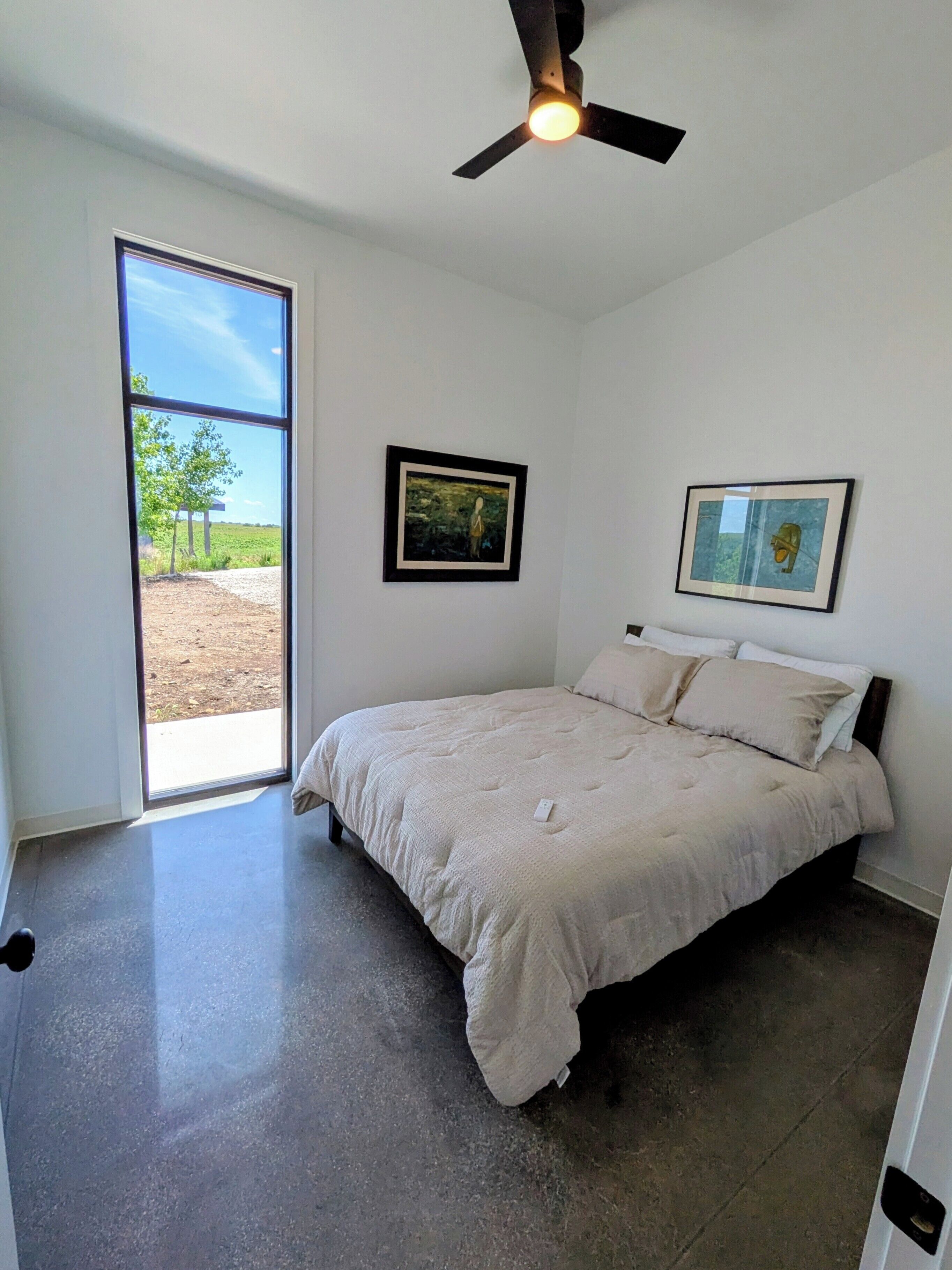 4 bedrooms, WiFi (free), bed sheets