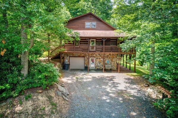 Crosswind Hot Tub - Firepit - Mountain Views - Boone, NC