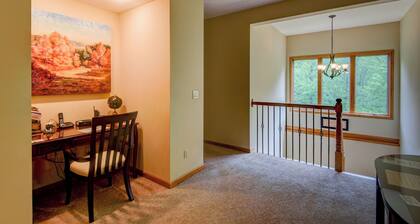 Chetola Berkshires 3 - 3BR With 2 Sleeper Sofas-walk To Blowing Rock