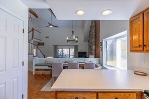 Interior - Chetola Chestnut 8 (Blowing Rock)