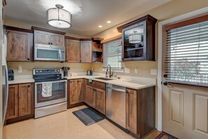 Interior - The Wander Inn (Blowing Rock)