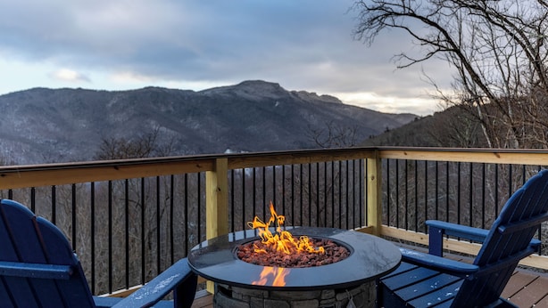 Interior - Blue Ridge Vista (Banner Elk)