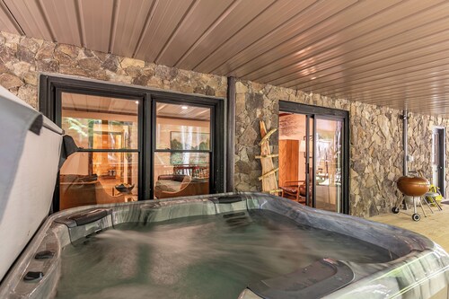 Moosey Creek Lodge