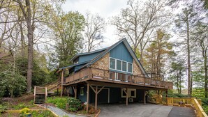 Interior - Creekside Cabin at Linville Land Harbor (Newland)