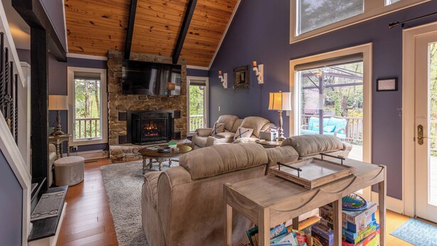 Interior - Creekside Cabin at Linville Land Harbor (Newland)