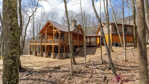 Interior - Bear Creek Cabin at Eagles Nest (Banner Elk)