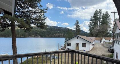 Two-Story Lakefront Cabin - 3 Bedrooms - Sleeps 6+ at Tiffanys Resort