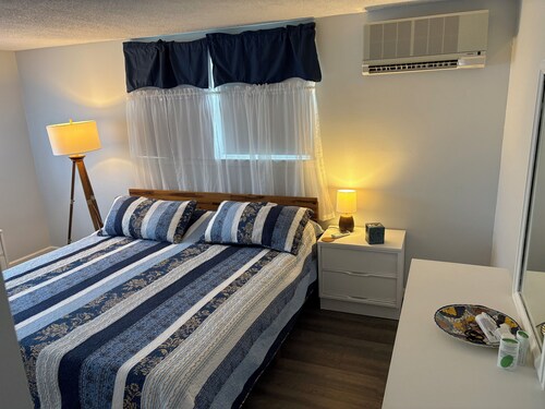 4-bedroom cottage in tranquil Beach Haven with AC comfort
