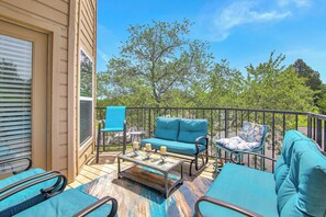 Terrace/patio - 3 Bedroom Lake Escape steps to resort & marina (Pottsboro)