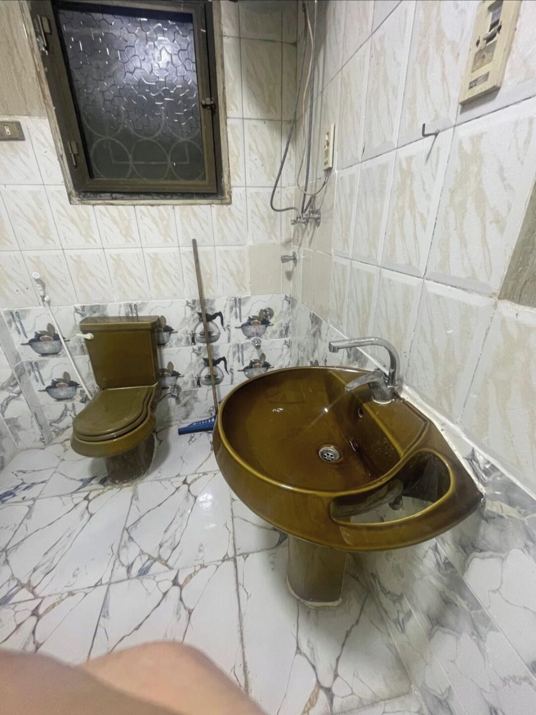Shower, towels, soap, toilet paper