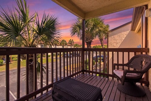 Beachwalk Condo 3C |Sleeps 5 | 2BR Townhouse
