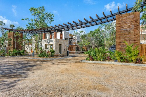 Boho Apartment with Pool & Cenotes 