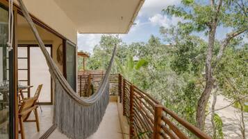 Departamento de lujo, vista al jardín | Áreas de la propiedad