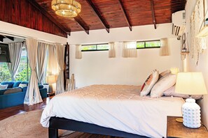 WiFi - Boho Studio Retreat; 10-Min Walk to Playa Grande Beach (Playa Grande)