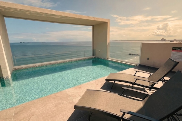 2 piscinas al aire libre