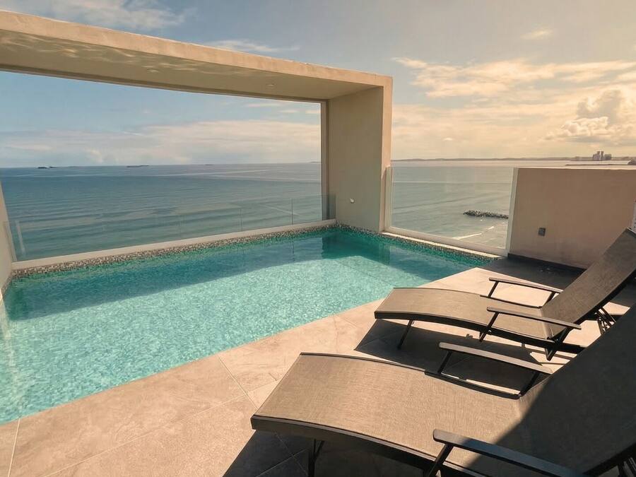 2 outdoor pools