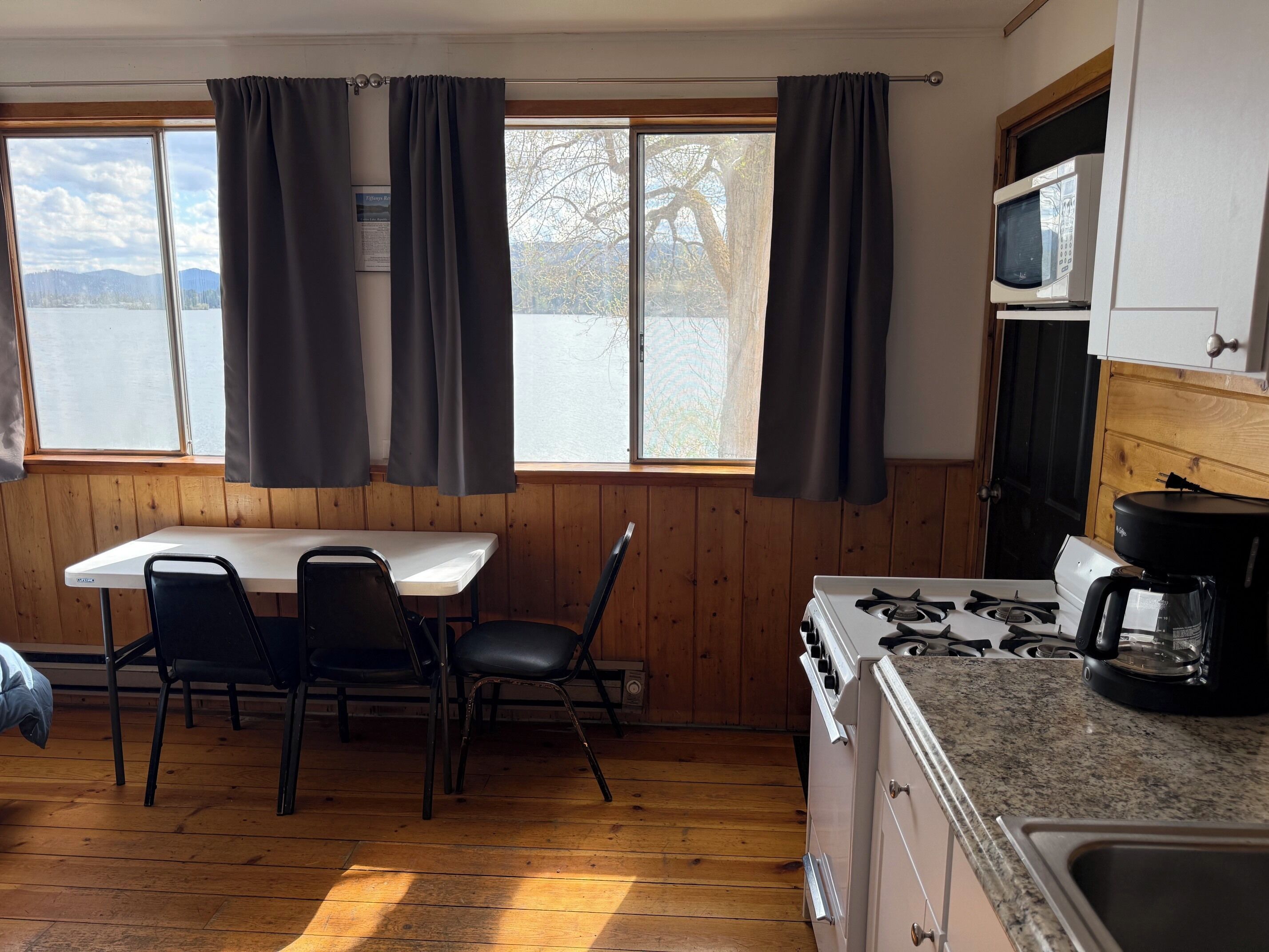 Fridge, microwave, oven, coffee/tea maker