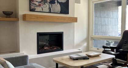 Private, design-forward 3bd, 2ba home in Eugene’s desirable Oakway neighborhood.