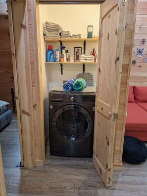 Interior - Cabin by Fall Creek Falls (Spencer)