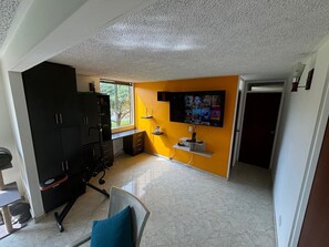 Interior - Cozy, family and pet-friendly apartment, located right beside a beautiful park. (Bogotá)