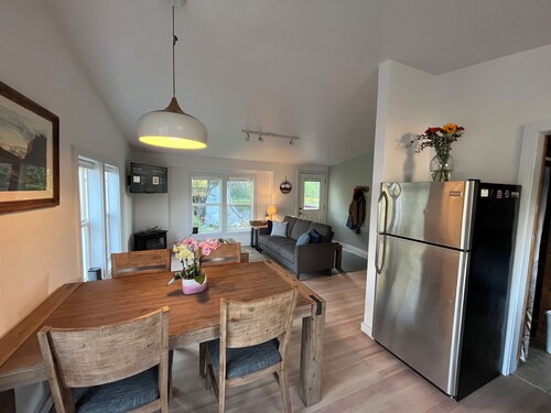 Short walk to downtown Victor! Cozy, peaceful & horse-friendly retreat.