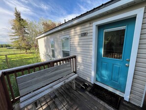 Property grounds - 5 min walk to downtown Victor! Cozy, peaceful & horse-friendly retreat. (Victor)