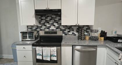 Centrally located 3-Bedroom Large Lot Country Family home in sunny Jacksonville