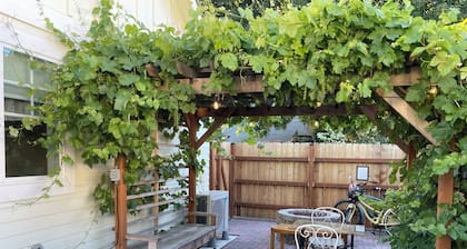 Cozy studio near Pioneer Park, Whitman College and downtown Walla Walla.